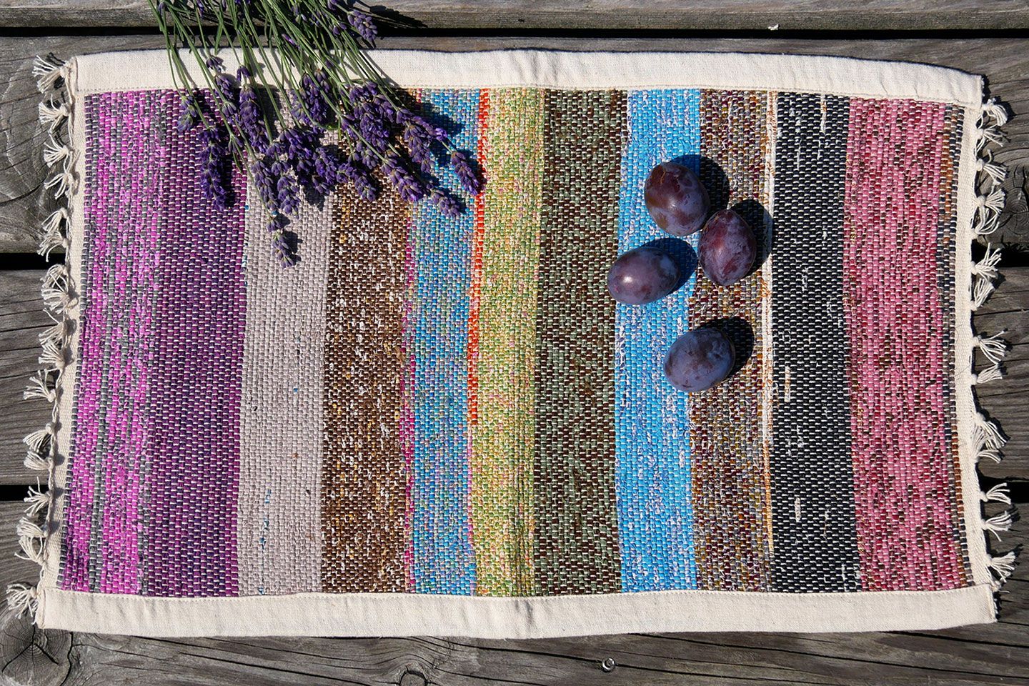 Placemat made from wild hemp or recycled sari, handwoven