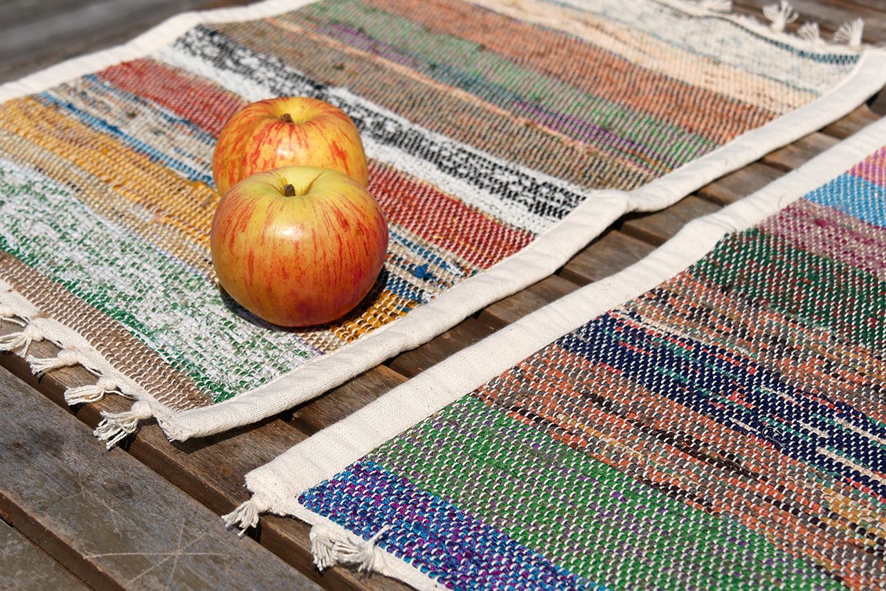 Placemat made from wild hemp or recycled sari, handwoven