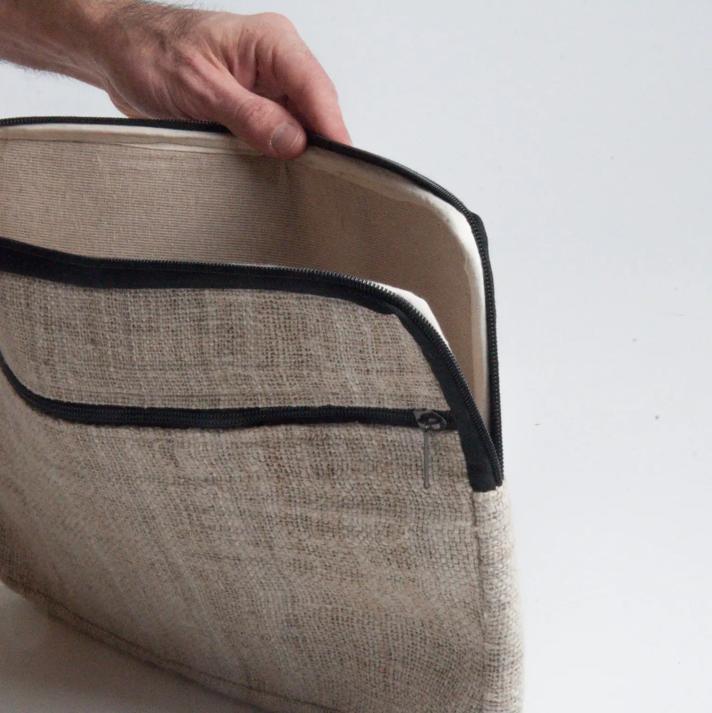 Laptop Sleeve aus wildem Hanf -  ökologische Hanftasche Österreich