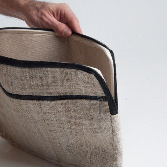 Laptop Sleeve aus wildem Hanf -  ökologische Hanftasche Österreich