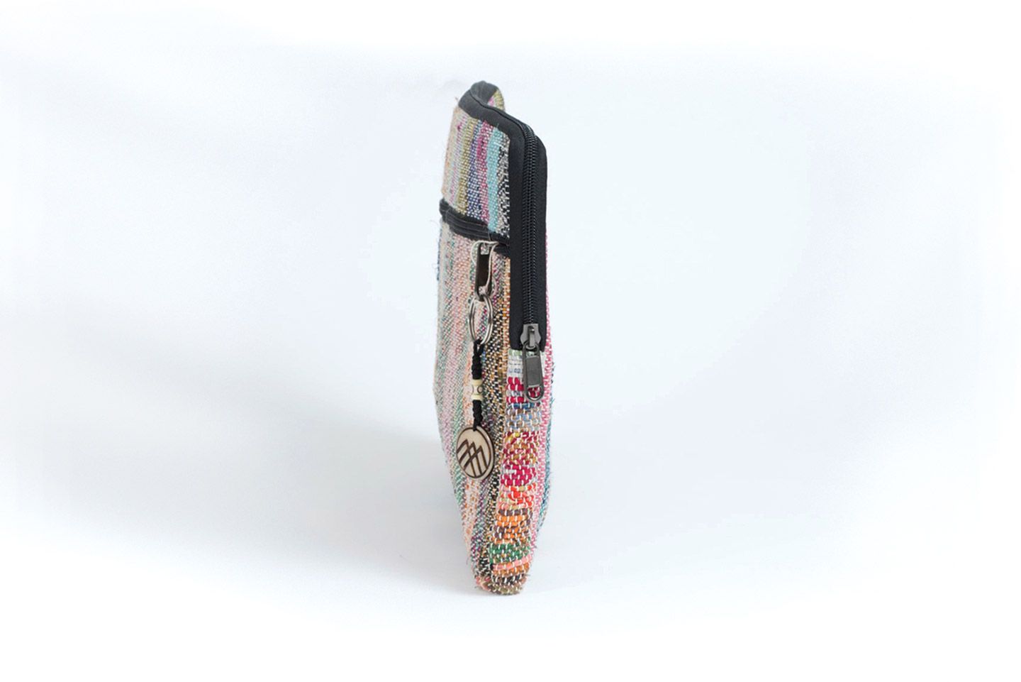 Laptop-Sleeve-aus-Recycle-Sari-ökologische Hanftasche Österreich-seitenansicht