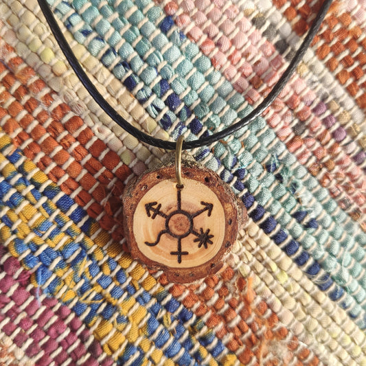 allgenderstar | Nature pendant by JANA W. | made of Swiss pine wood