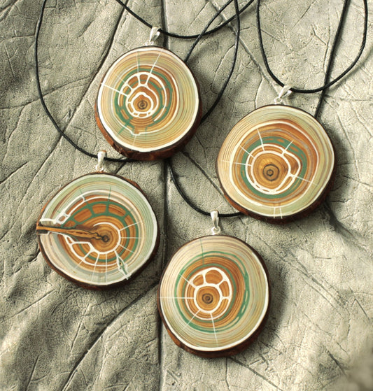 AIR collar | Larch wood amulet | Handmade in Tyrol