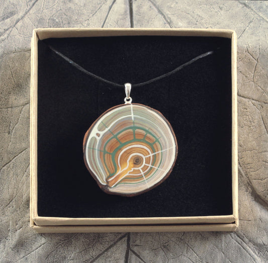 AIR collar | Larch wood amulet | Handmade in Tyrol