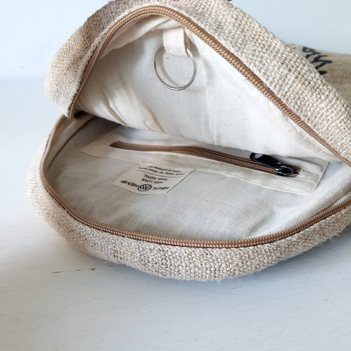 HH Rucksack RAMRI  – Hanfrucksack nachhaltig aus Nepal-keyholder