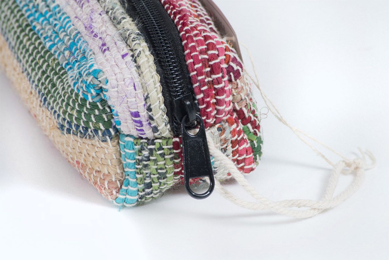 Federpenal/Federtasche aus Recycle-Sari - fair produziert in Nepal-reißverschluss