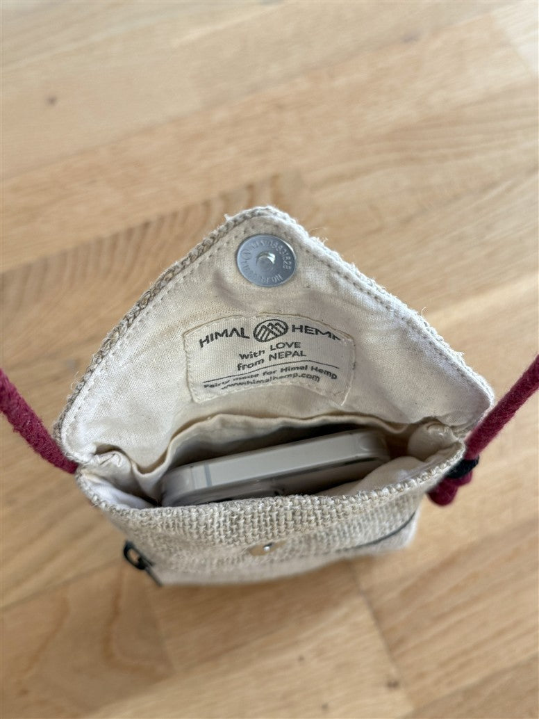 Handgefertigte Handytasche aus Hanf – Fair, Vegan & Nachhaltig | Smartphone Tasche Aus Nepal-drinnen