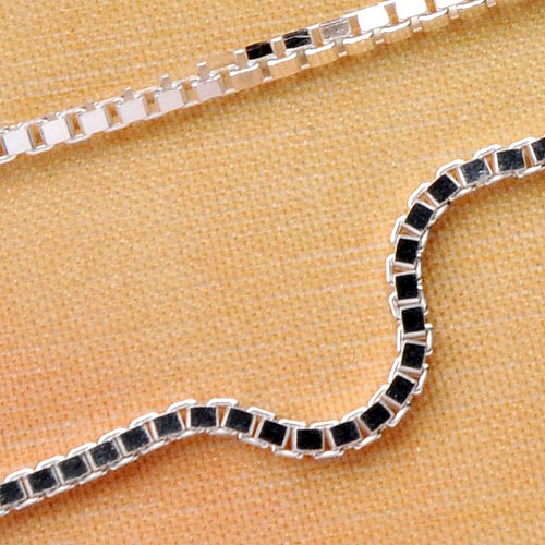 Vulva Necklace Small